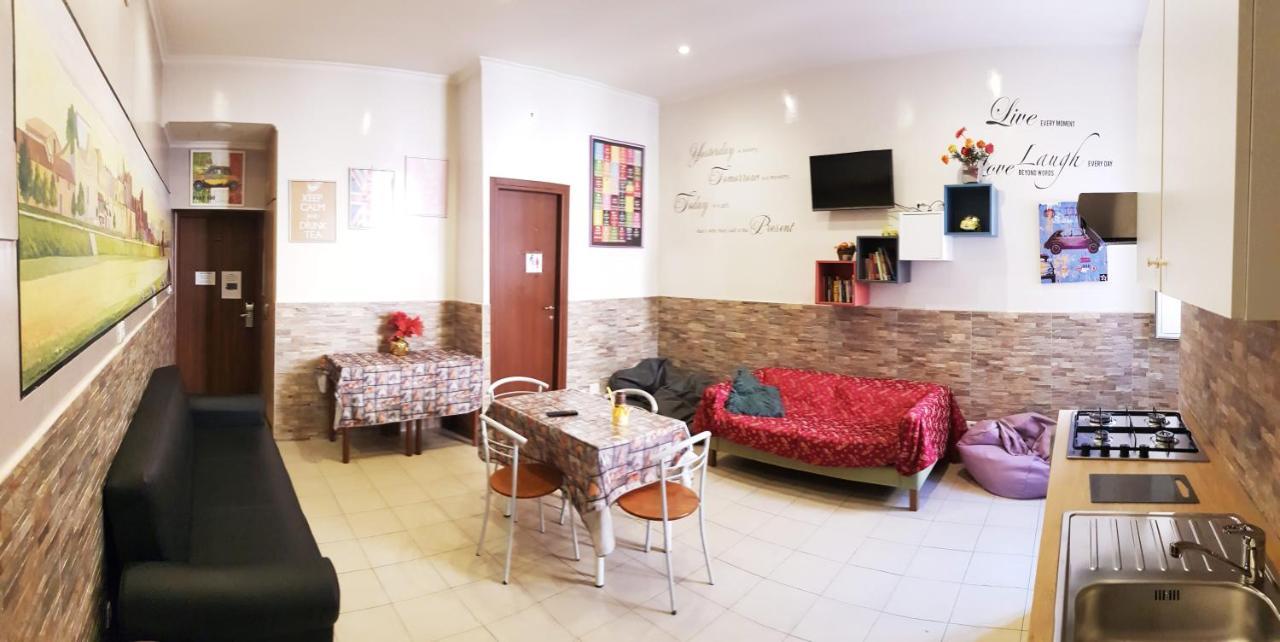 Legends Hostel Рим Екстериор снимка