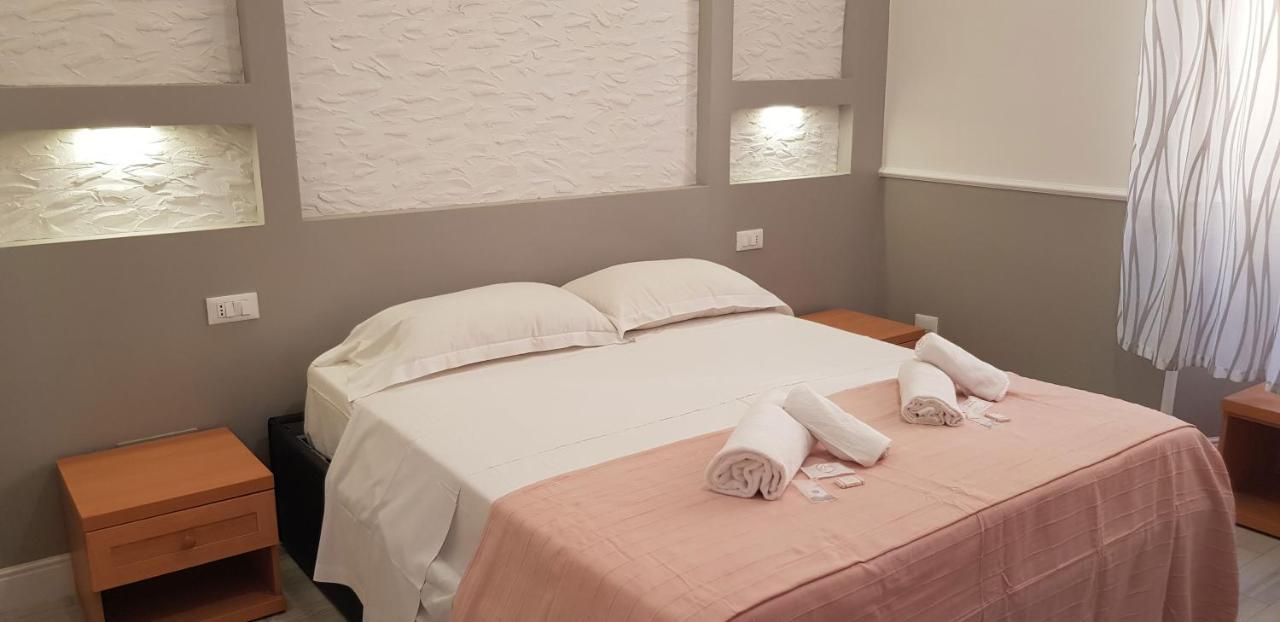 Legends Hostel Рим Екстериор снимка
