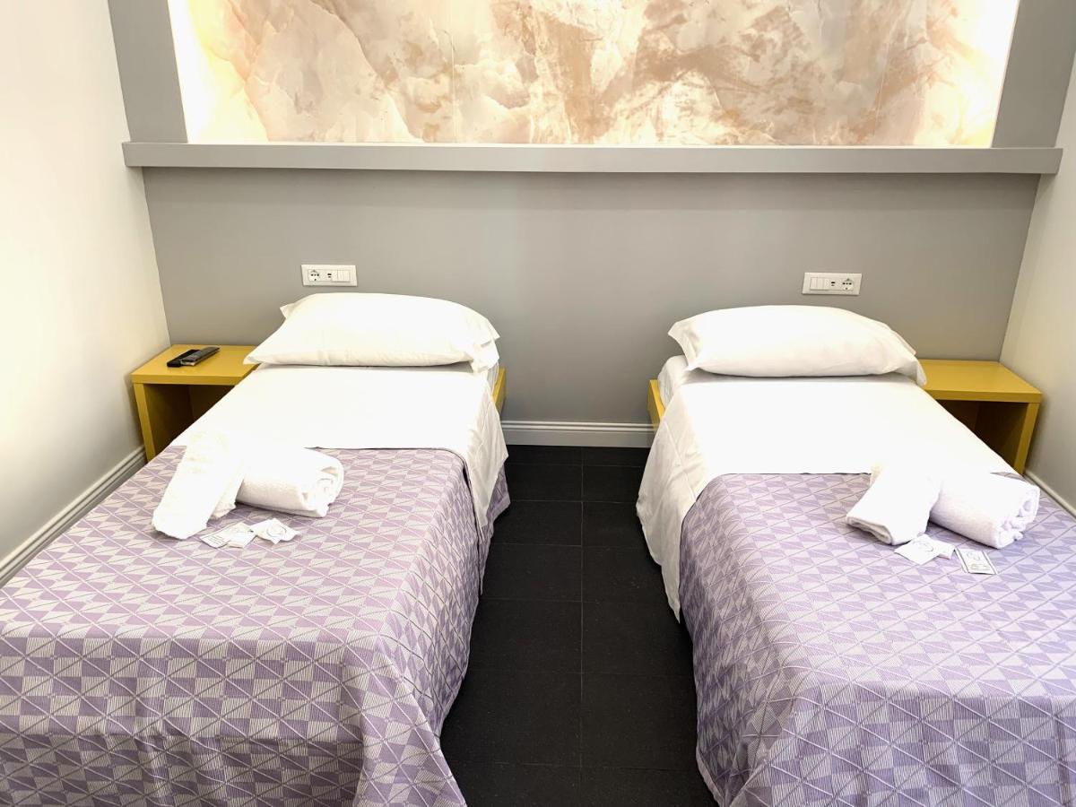 Legends Hostel Рим Екстериор снимка