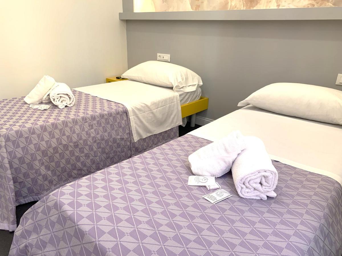 Legends Hostel Рим Екстериор снимка
