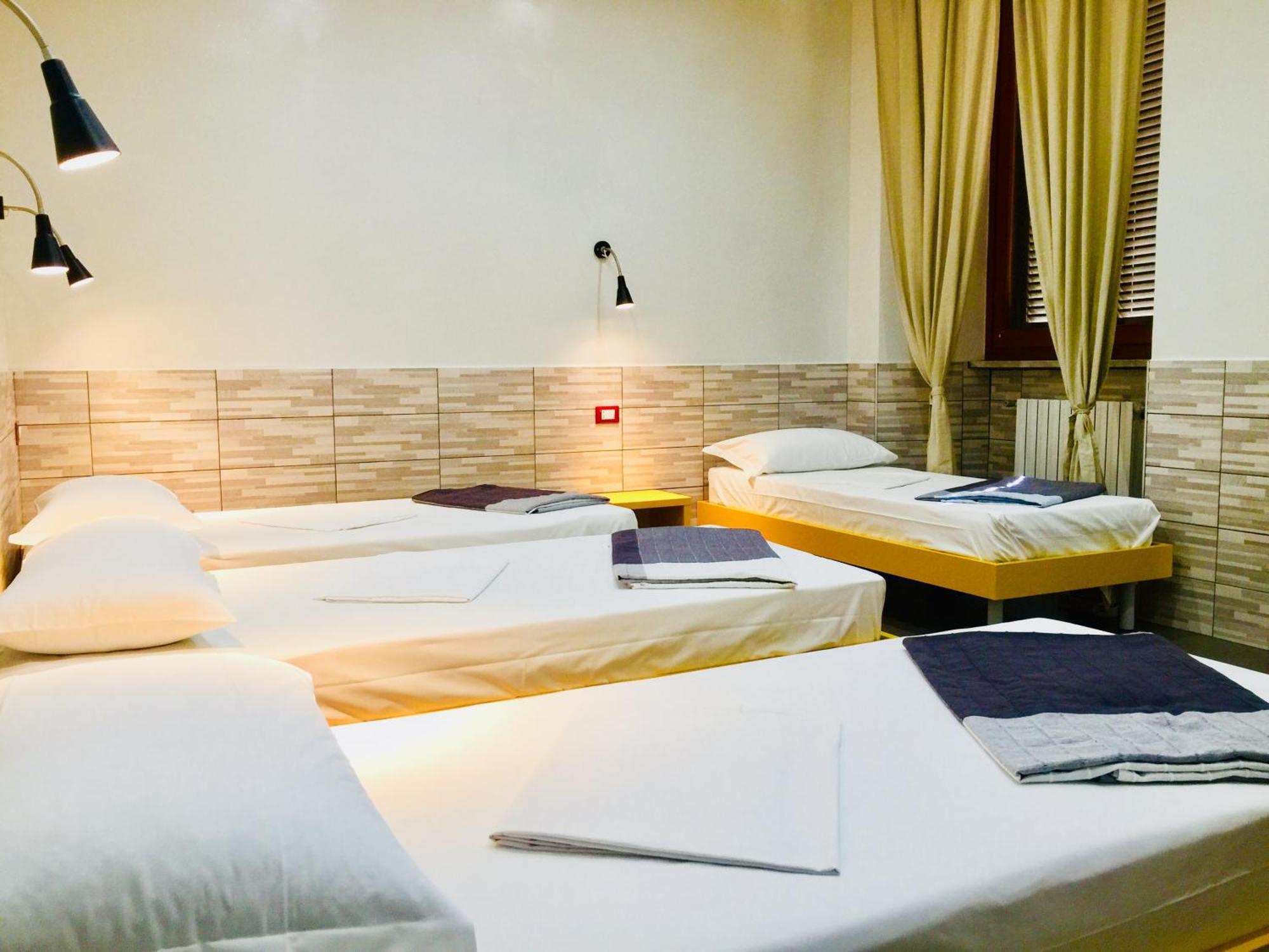 Legends Hostel Рим Екстериор снимка