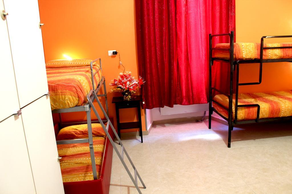 Legends Hostel Рим Екстериор снимка