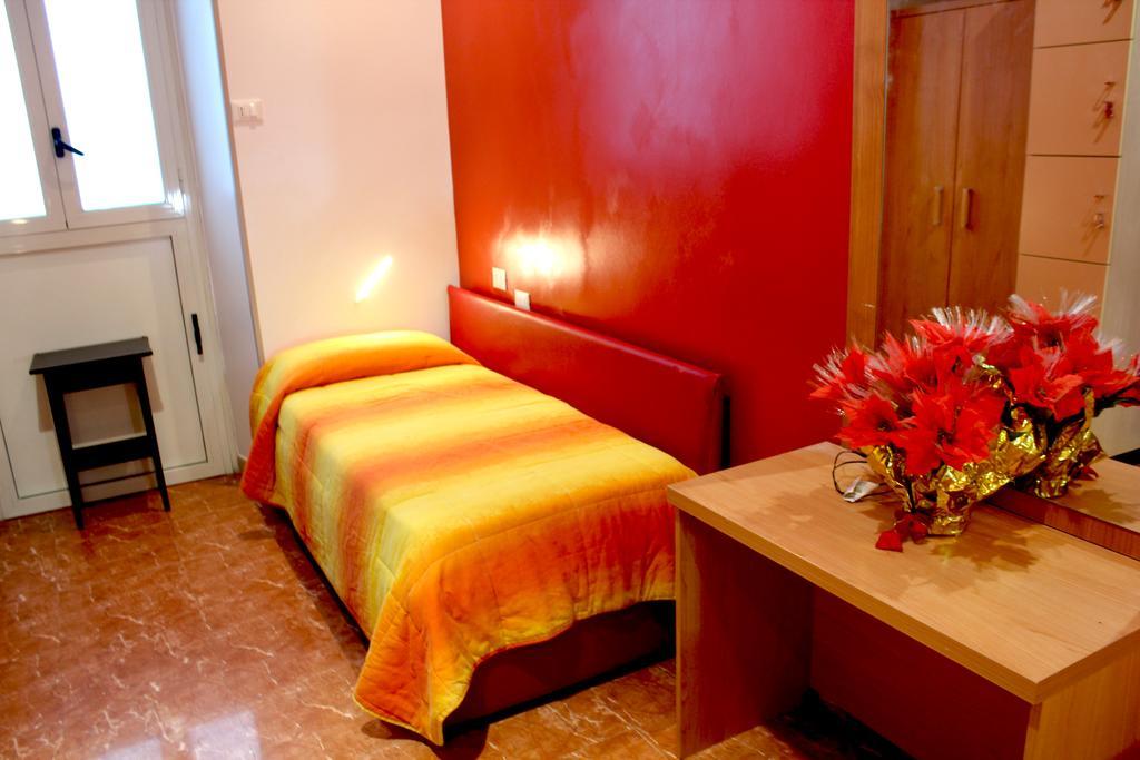 Legends Hostel Рим Екстериор снимка