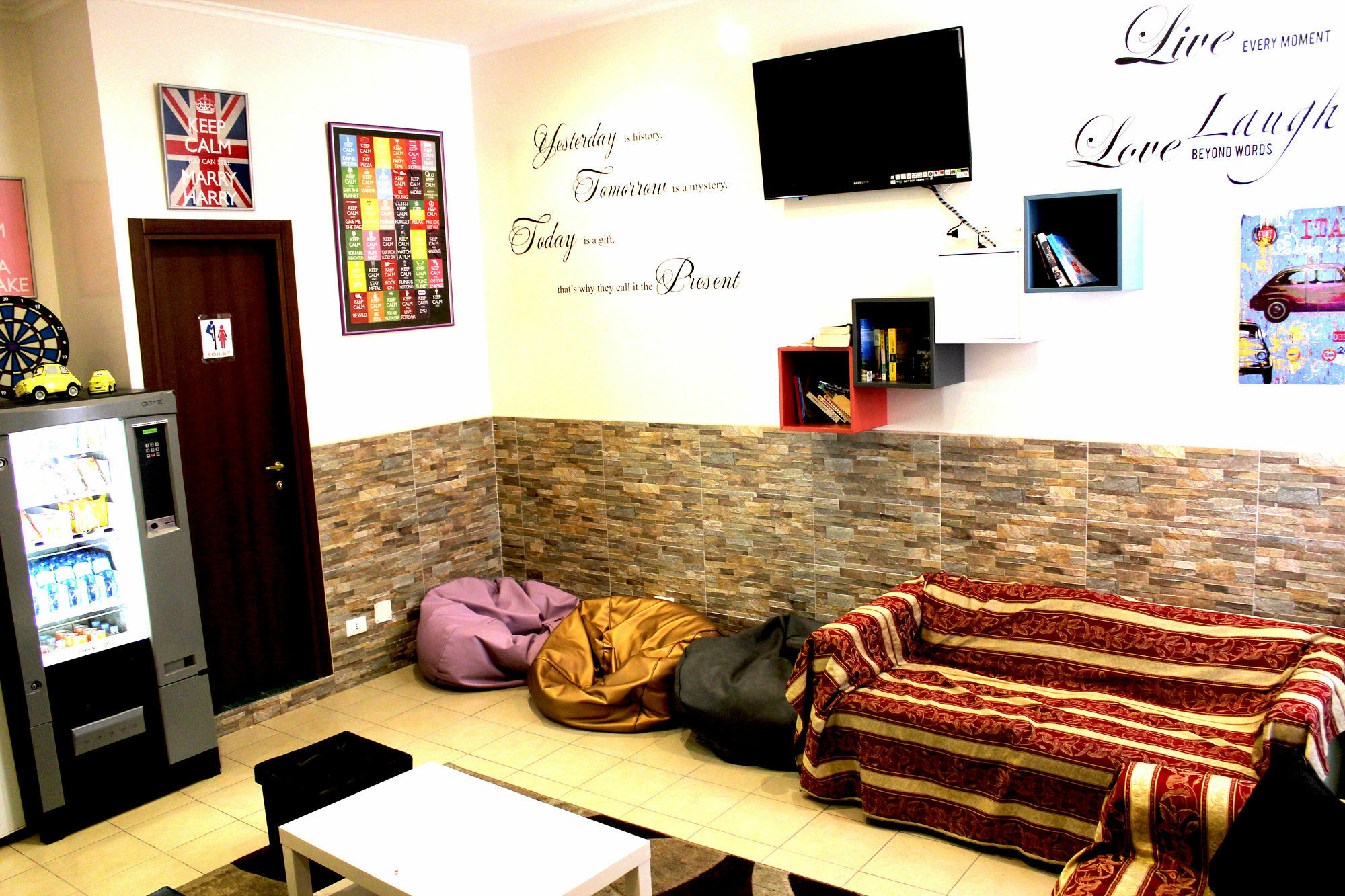Legends Hostel Рим Екстериор снимка